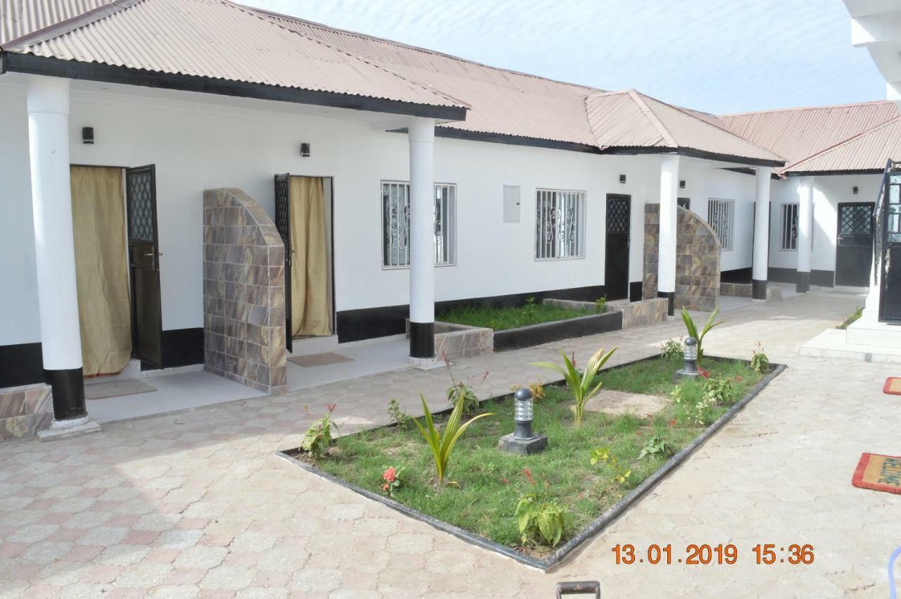 Sukuta Nema Guest House 班珠尔 外观 照片