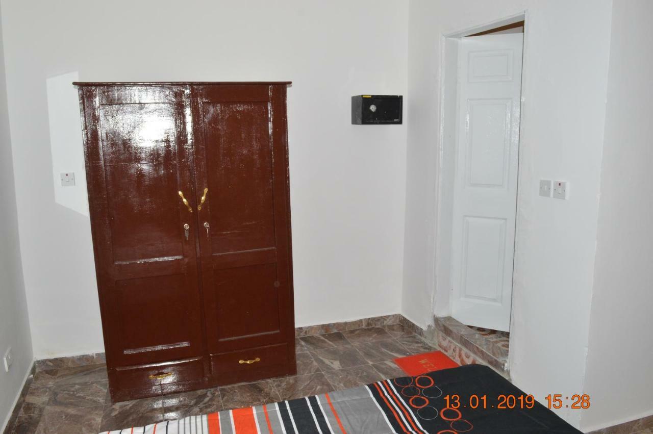 Sukuta Nema Guest House 班珠尔 外观 照片