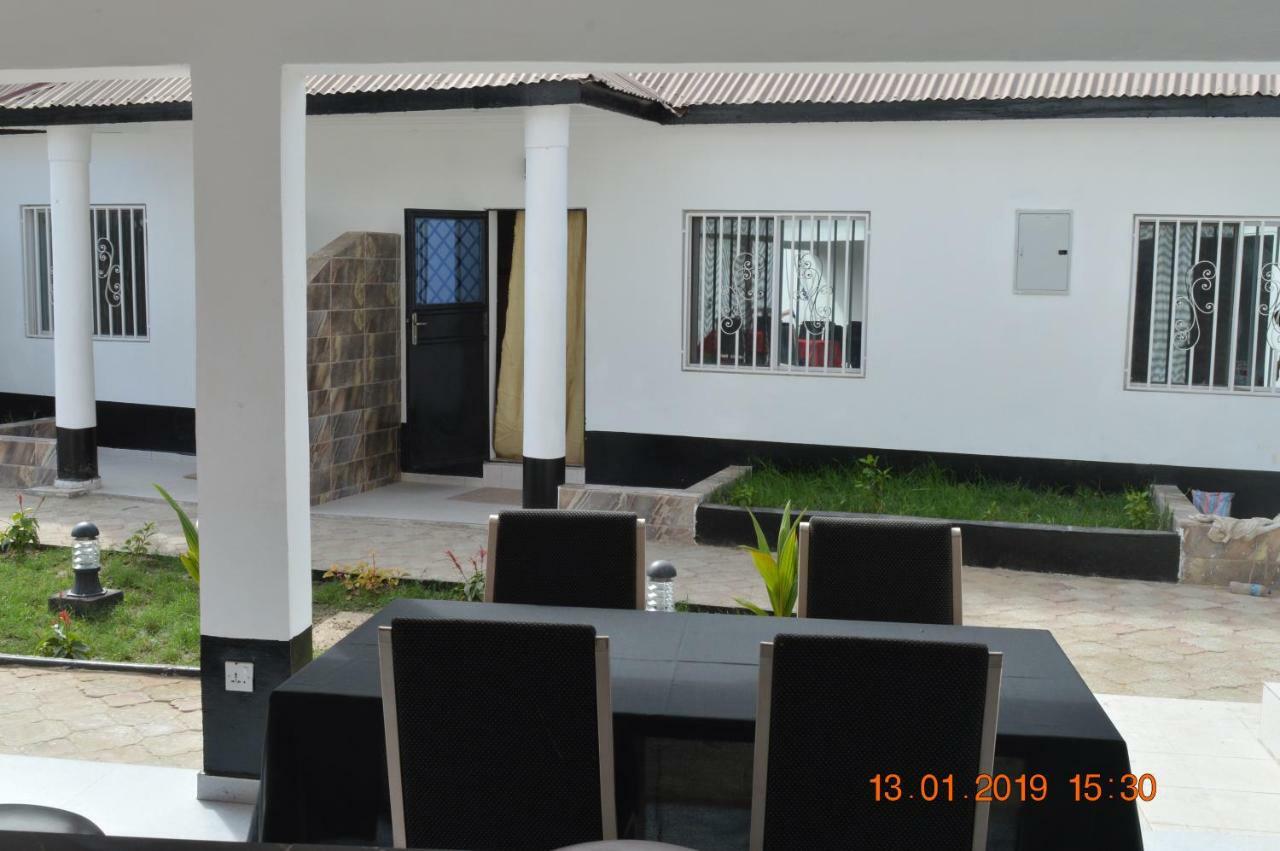 Sukuta Nema Guest House 班珠尔 外观 照片