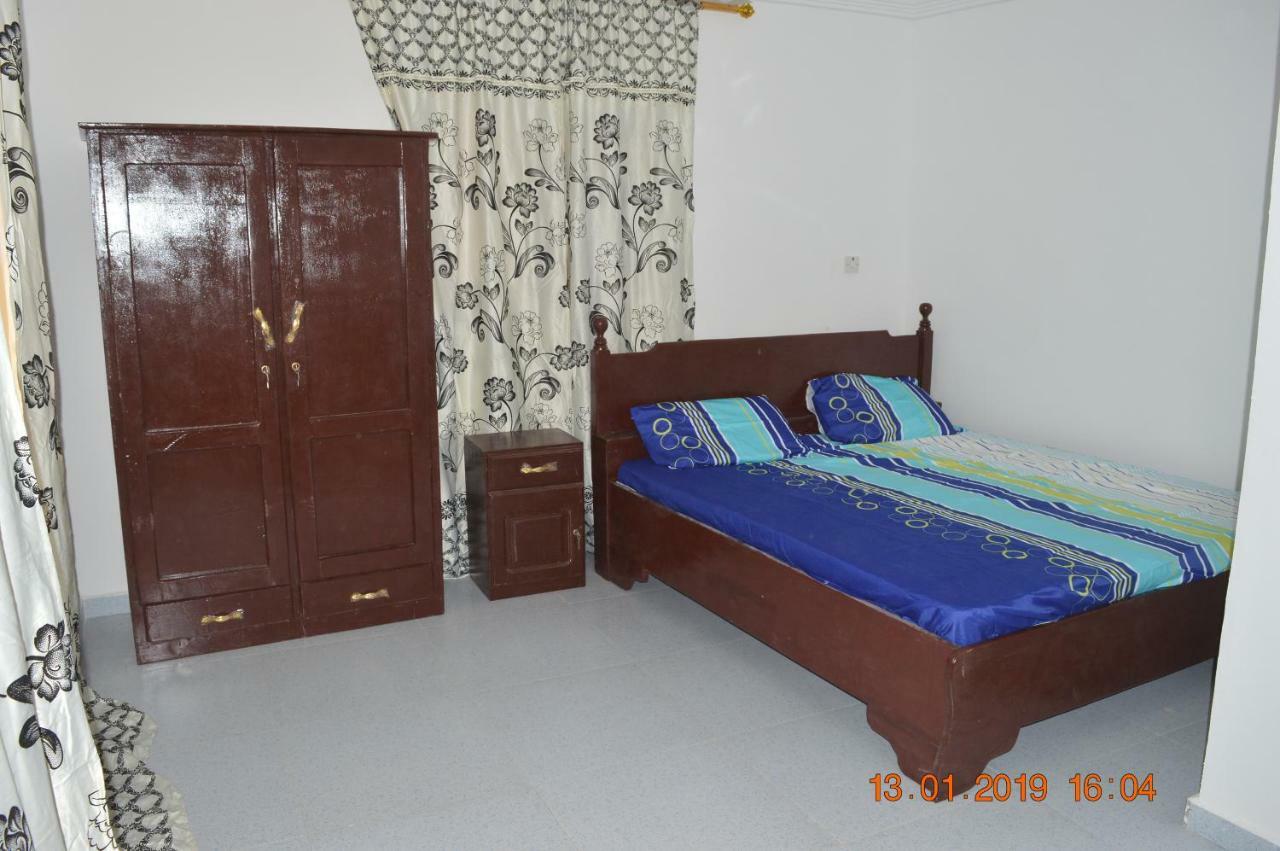 Sukuta Nema Guest House 班珠尔 外观 照片